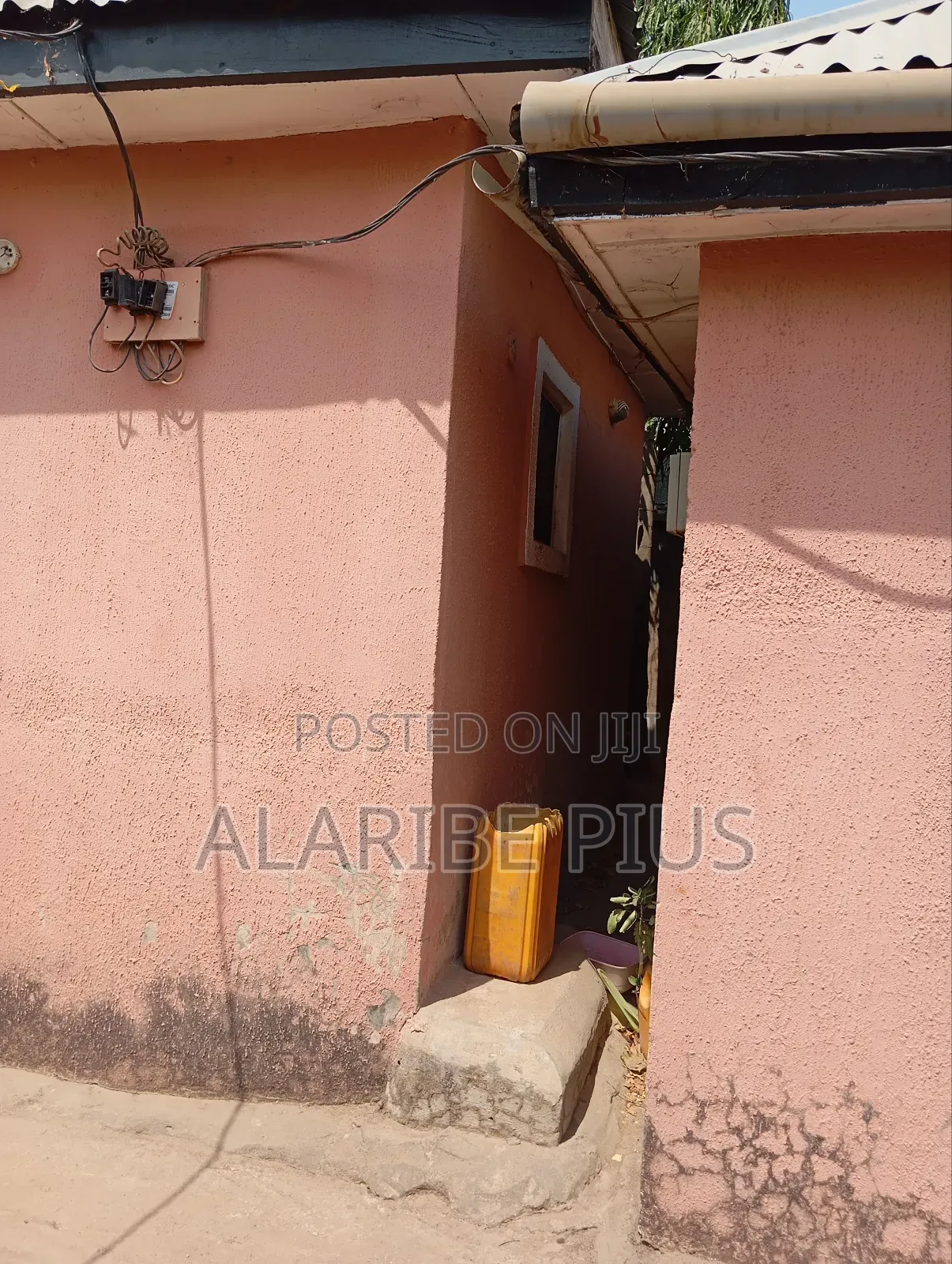 5bdrm Bungalow in Not. Estate., Dei-Dei for sale