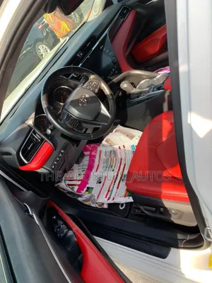 Toyota Camry XSE FWD (2.5L 4cyl 8AM) 2018 White