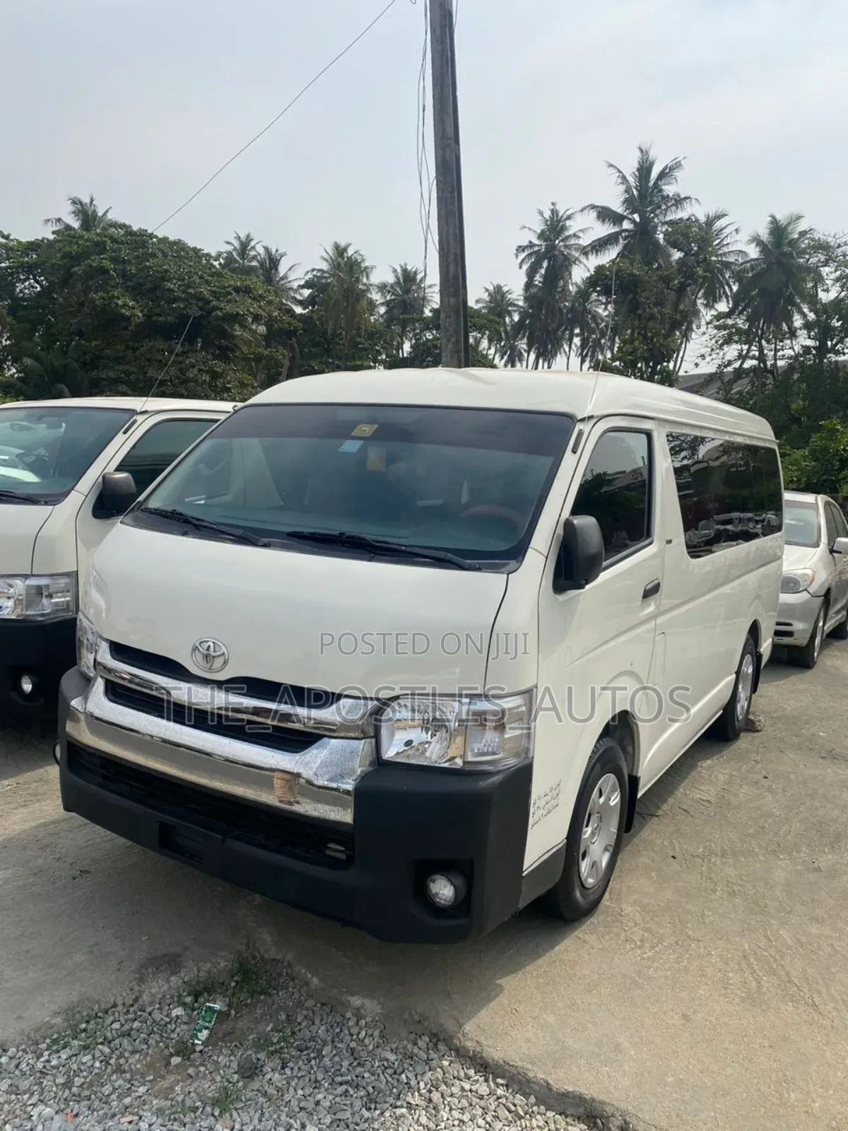 Toyota HiAce 2013 White