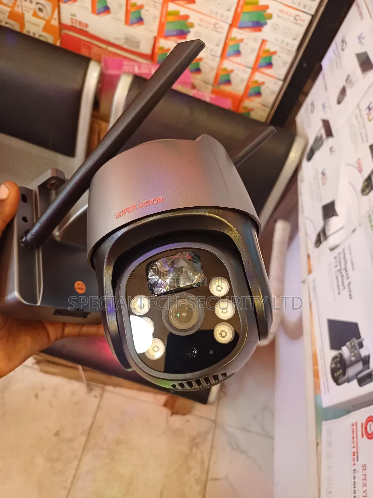 V380pro 4G Solar Camera