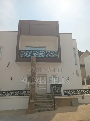 5bdrm Duplex in Guzape District for sale