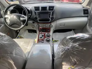 Toyota Highlander Limited 3.5l 4WD 2013 Gray