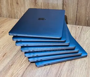 Laptop Apple MacBook Pro 2017 16GB Intel Core I7 SSD 1T