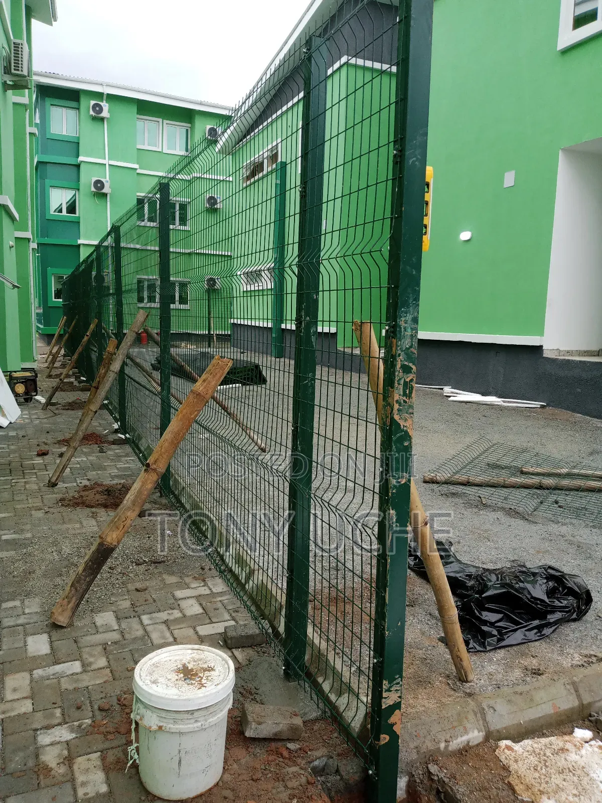 Green Panel Foreign Mesh