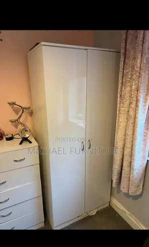 Strong and Well Structured Wardrobe (Size 3x6)