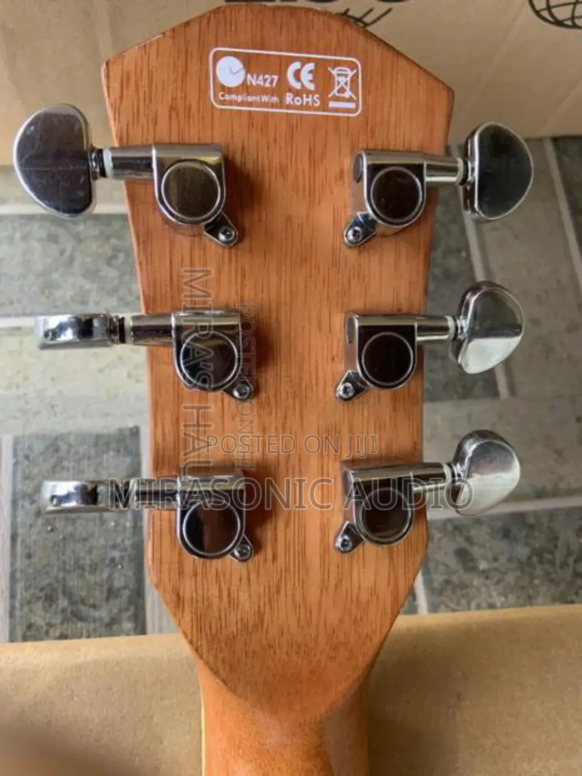 Dame Used Acoustic Guitar,6 Strings