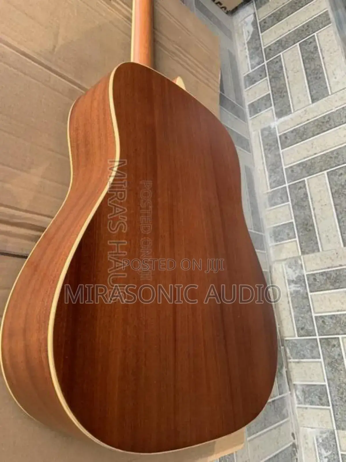 Dame Used Acoustic Guitar,6 Strings