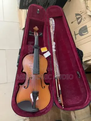 Yamaha Violin, Size 4/4 With Complete Accessories