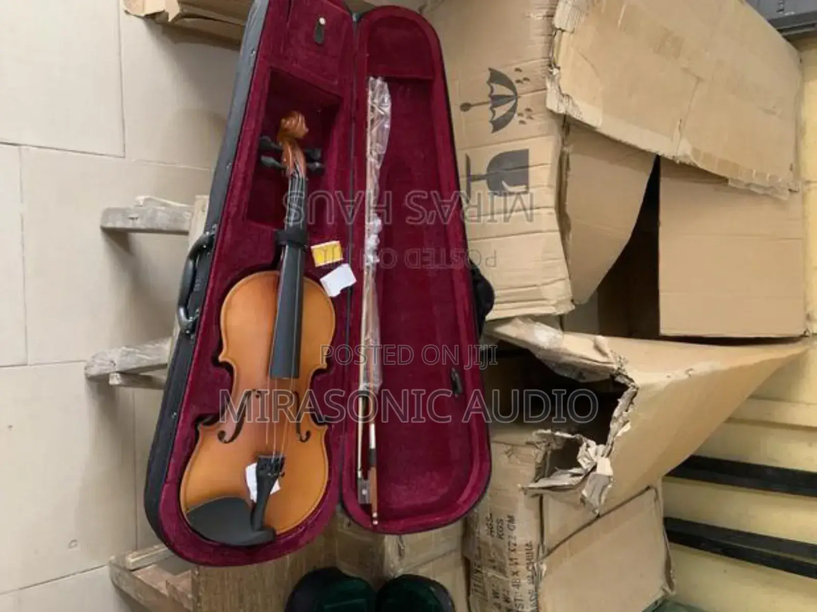 Yamaha Violin, Size 4/4 With Complete Accessories