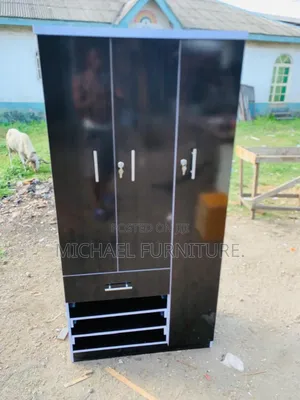 Well Constructed 3 by 6 Wardrobe With 1 Drawer