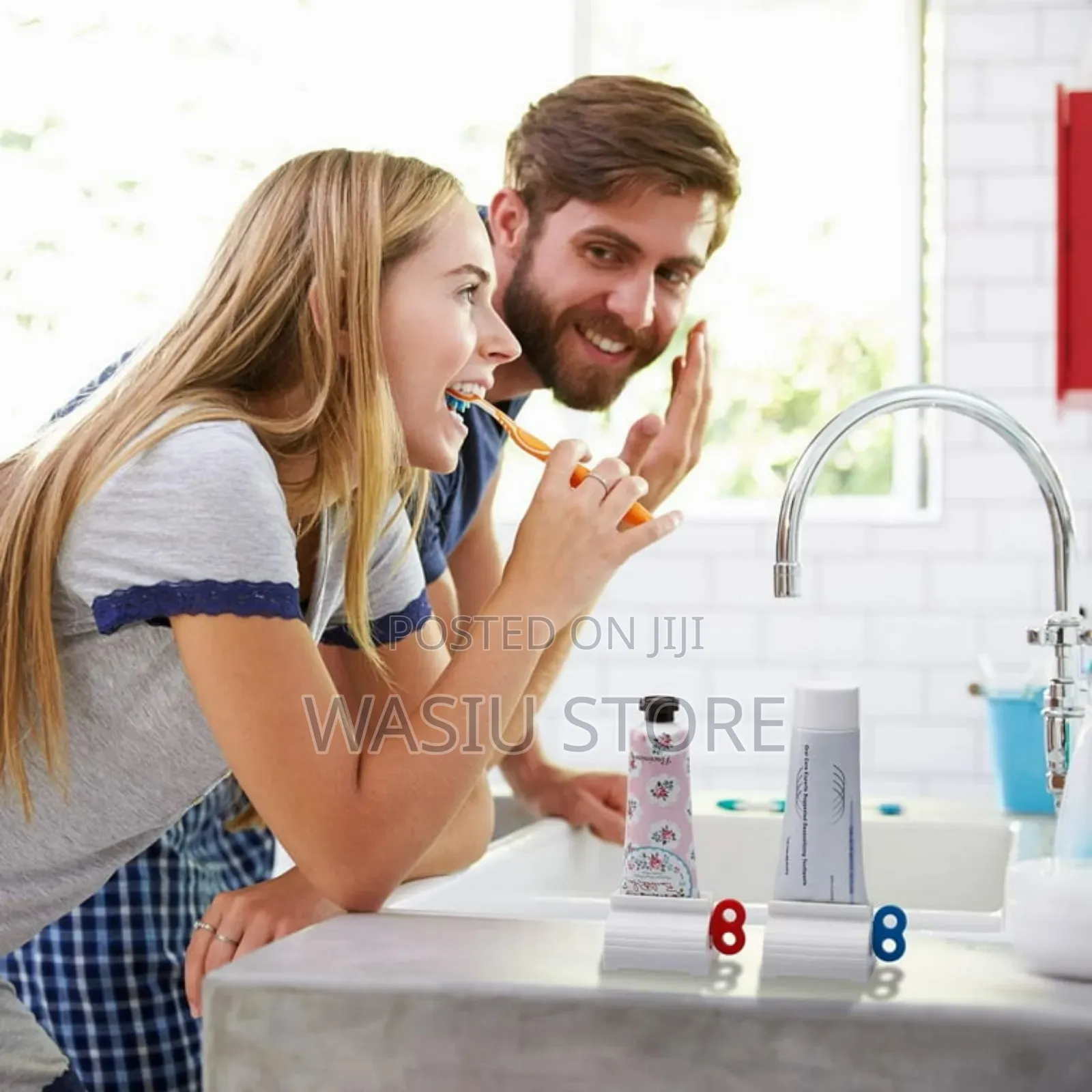Rolling Tube Toothpaste Squeezer/Holder