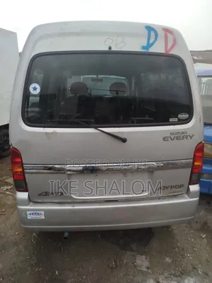 Suzuki Every 2010