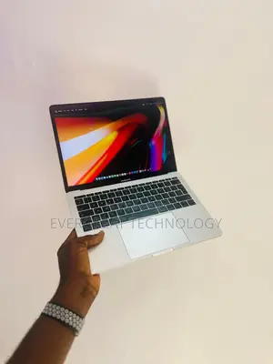 Laptop Apple MacBook Pro 2017 8GB Intel Core I5 SSD 256GB
