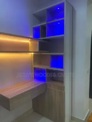 Studybook Shelf