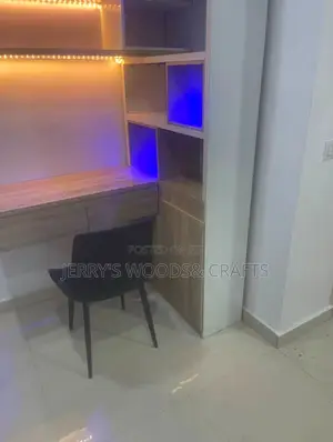 Studybook Shelf