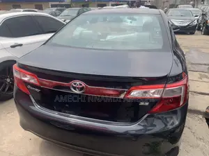 Toyota Camry SE Sport 4dr Sedan (2.5L 4cyl 6A) 2014 Gray