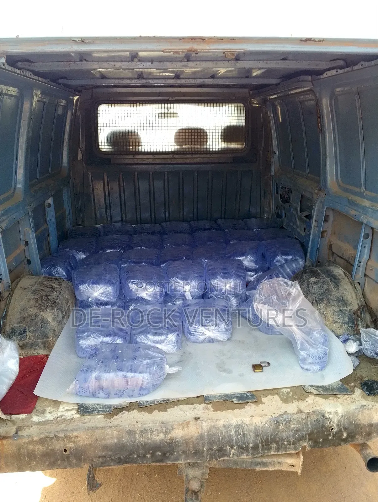Ford Transit 1999 Blue
