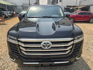 Toyota Land Cruiser J300 4.0 2022 Black