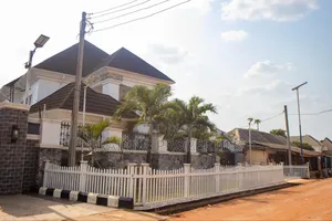 5bdrm Duplex in Owerri for sale