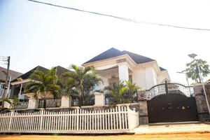 5bdrm Duplex in Owerri for sale