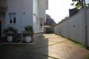 5bdrm Duplex in Owerri for sale