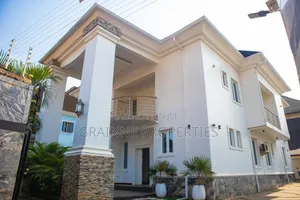 5bdrm Duplex in Owerri for sale