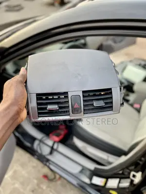 2008-13 Toyota Corolla a/C Vent Bezel