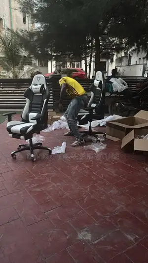 White/Black Game Chair
