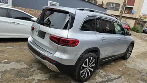 Mercedes-Benz GLB-Class GLB 250 4MATIC 2021 Silver