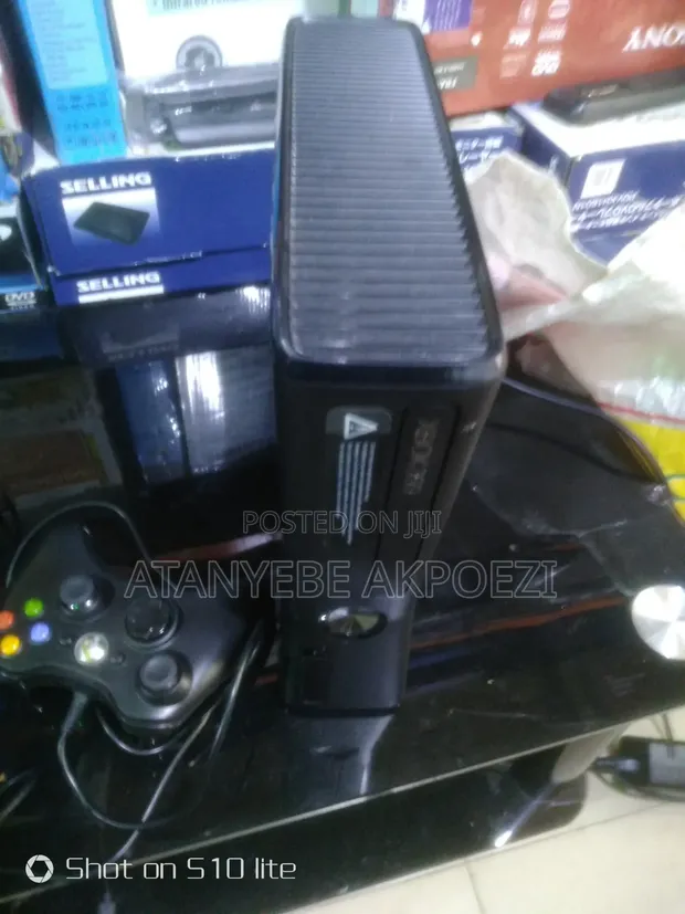 Xbox 360 Slim in Ojo Video Game Consoles, Atanyebe Akpoezi