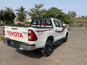 New Toyota Hilux 2023 White
