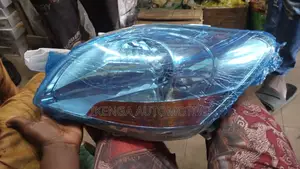 Headlight Toyota Yaris 2008