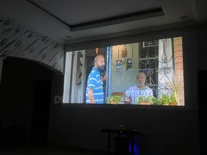 Short Throw Projector for Classrooms , Conference Room