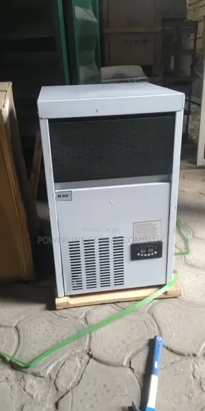 32 Cubes Ice Maker for Clubs/ Hotels/ Offices/ Bars