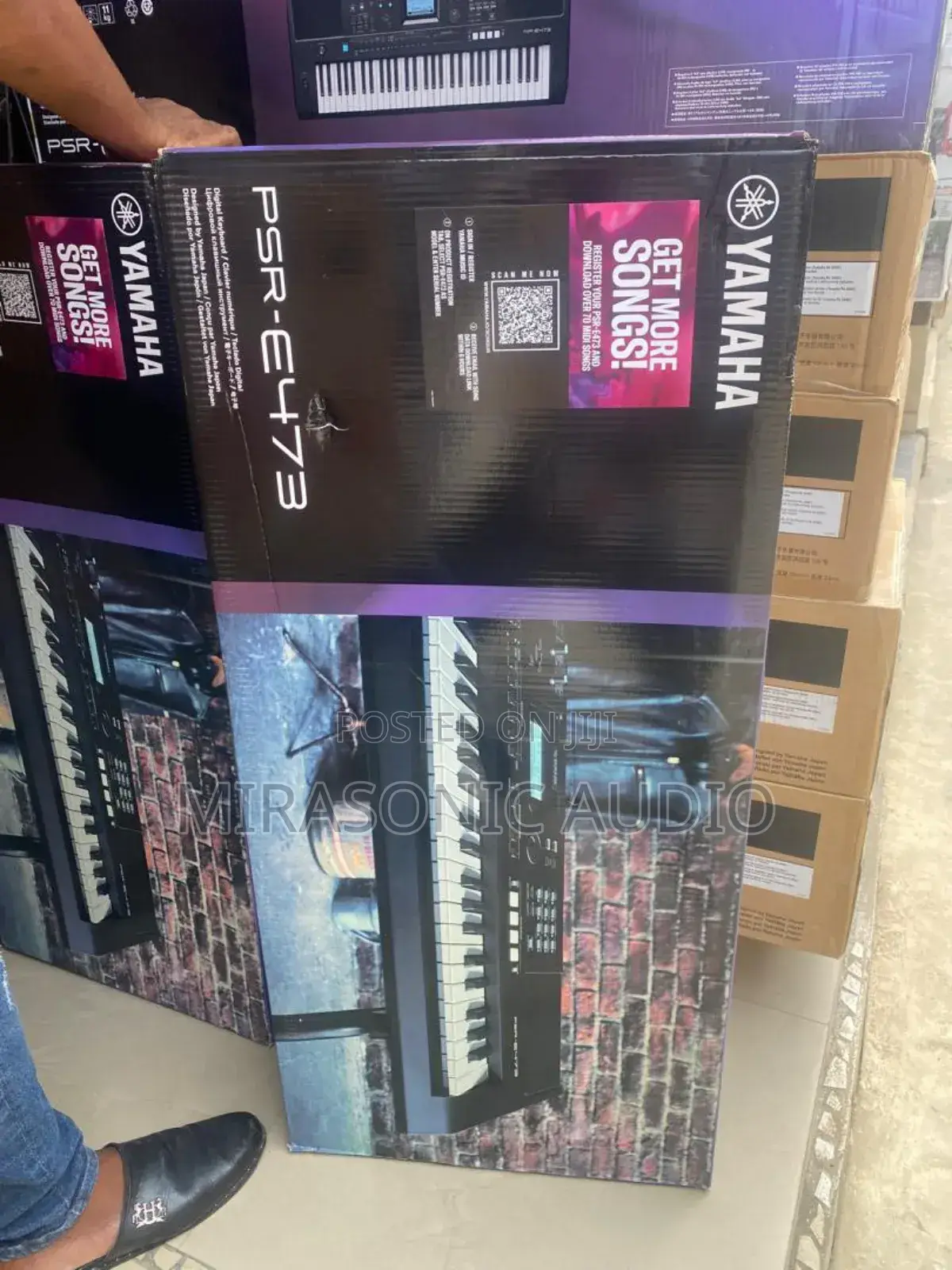Yamaha PSR E473 61-key Touch Sensitive Portable Keyboard
