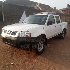 Nissan Frontier 2014 White