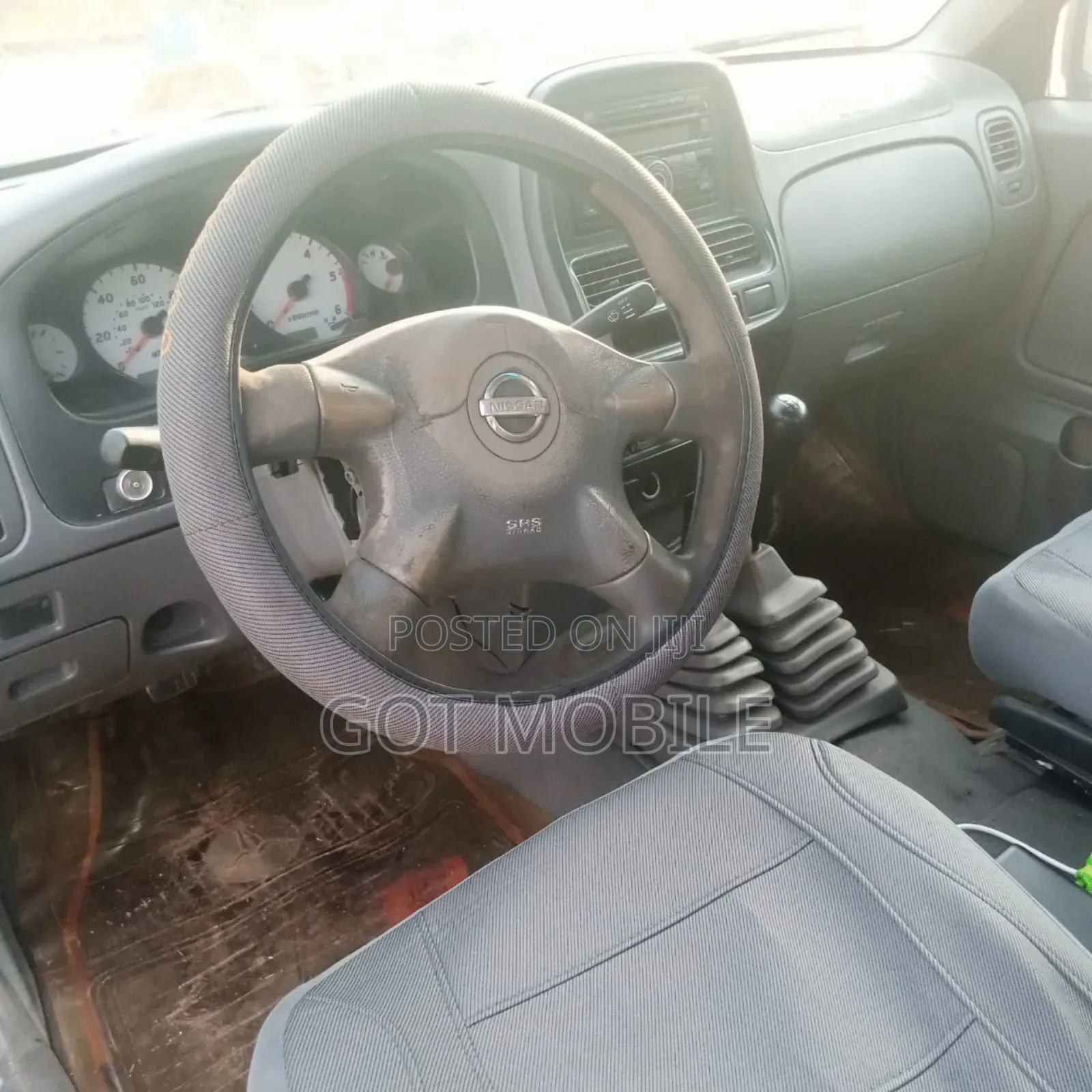 Nissan Frontier 2014 White