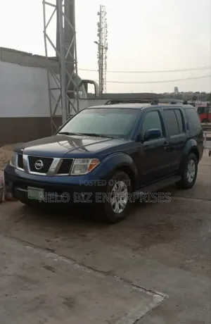 Photo - Nissan Pathfinder LE 4x4 2006 Blue