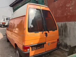 Volkswagen Transporter 2005 Orange
