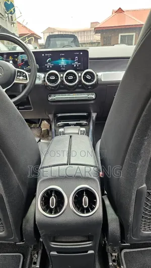 Mercedes-Benz GLB-Class GLB 250 4MATIC 2020 Silver