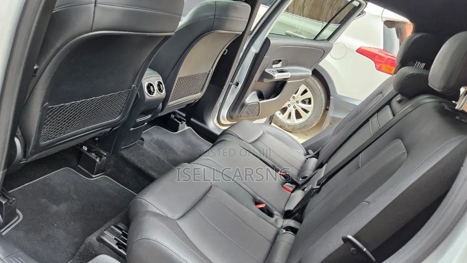 Mercedes-Benz GLB-Class GLB 250 4MATIC 2020 Silver