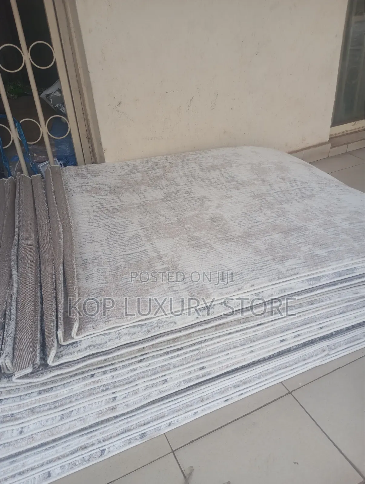 Quality Center Rug
