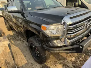 Toyota Tundra 2016 Black