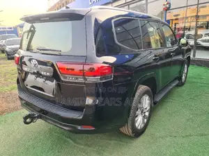 Toyota Land Cruiser 2022 Black