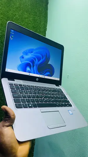 Laptop HP EliteBook 820 G3 8GB Intel Core I5 SSD 256GB