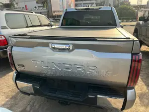 Toyota Tundra 2022 Silver