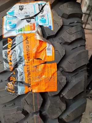 285/70/17 JOYROOD Tire Original