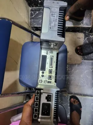 Motorola SLR 8,000 Digital Repeater UHF