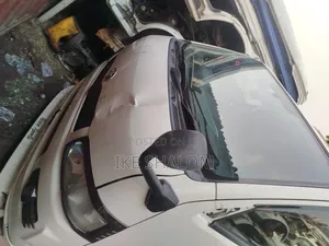 Toyota HiAce 2006 White