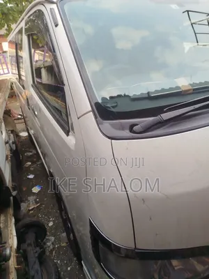 Toyota HiAce 2006 White